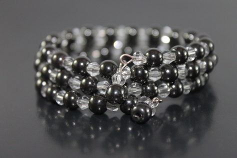 handcrafted-hematite-swaravoski-beads-memory-wire