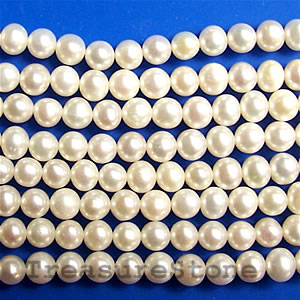Round shape, white pearls