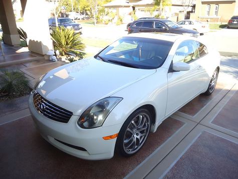 CLEAN, beautiful luxury sports car