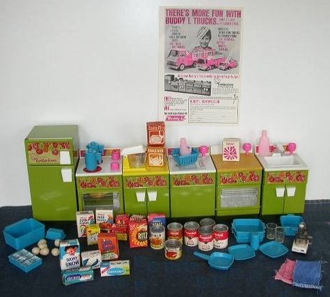 Vintage Buddy L Miniature Kitchen Appliances, Accessories & Advertisement