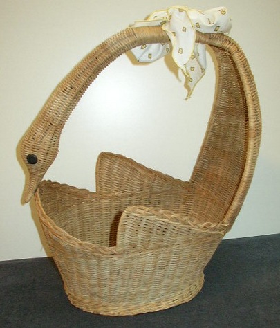 Wicker Swan Basket
