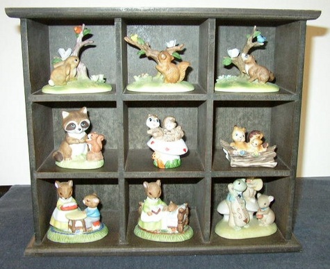 Seed Drawer Curio with 9 Animal Figurines