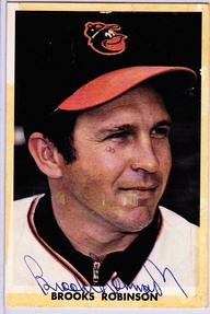 baseball collector card signed BROOKS ROBINSON SIGNED PHOTO CARD in fine condition