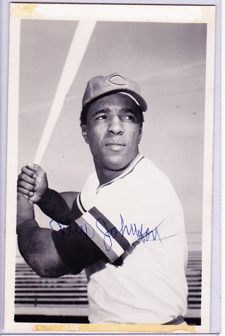baseball collector card signed  SIGNED PHOTO CARD in fine condition
