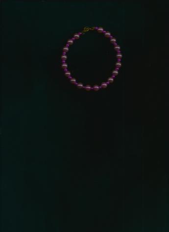 This pretty bracelet is lightweight & stylishly comfortable!