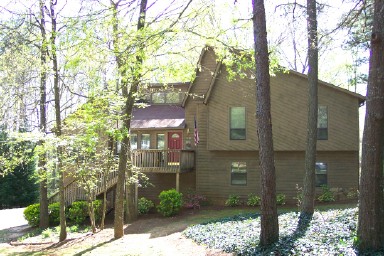 Welcome Home! Quiet Neighborhood Setting! Walk to Schools; Fabulous Amenities; Convenient Location!