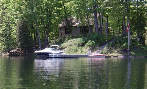 Clean, private, sheltered bay, fabulous docks, great swimming, canoeing, kayaking, fishing etc