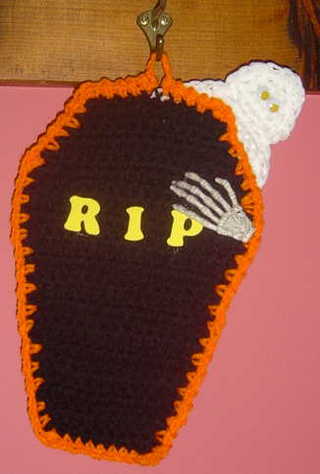 HALLOWEEN COFFIN POTHOLDER