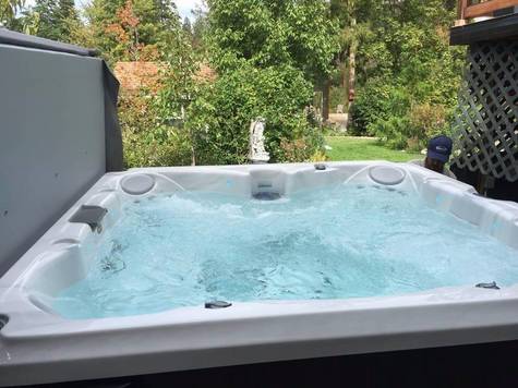 Introducing Jacuzzi J100 Hot Tubs